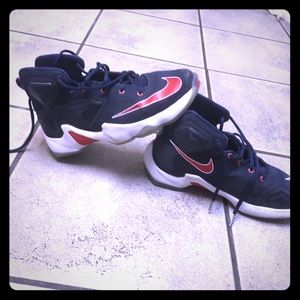 Nike Lebron 13🔥worn 2 times